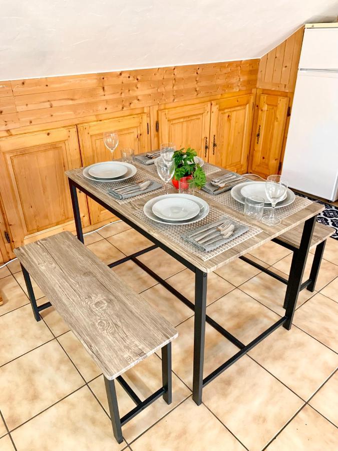 שאמברי Charmant Appart Sous Toits Proche Chateau Des Ducs מראה חיצוני תמונה